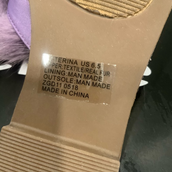 Purple flip-flop Purple Fur Pom Thong Sandal NWB - Picture 7 of 9